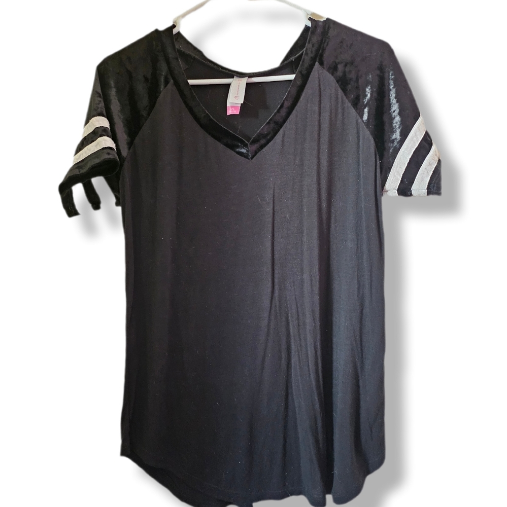 No Boundaries Black Velvet Trim Baseball Tee